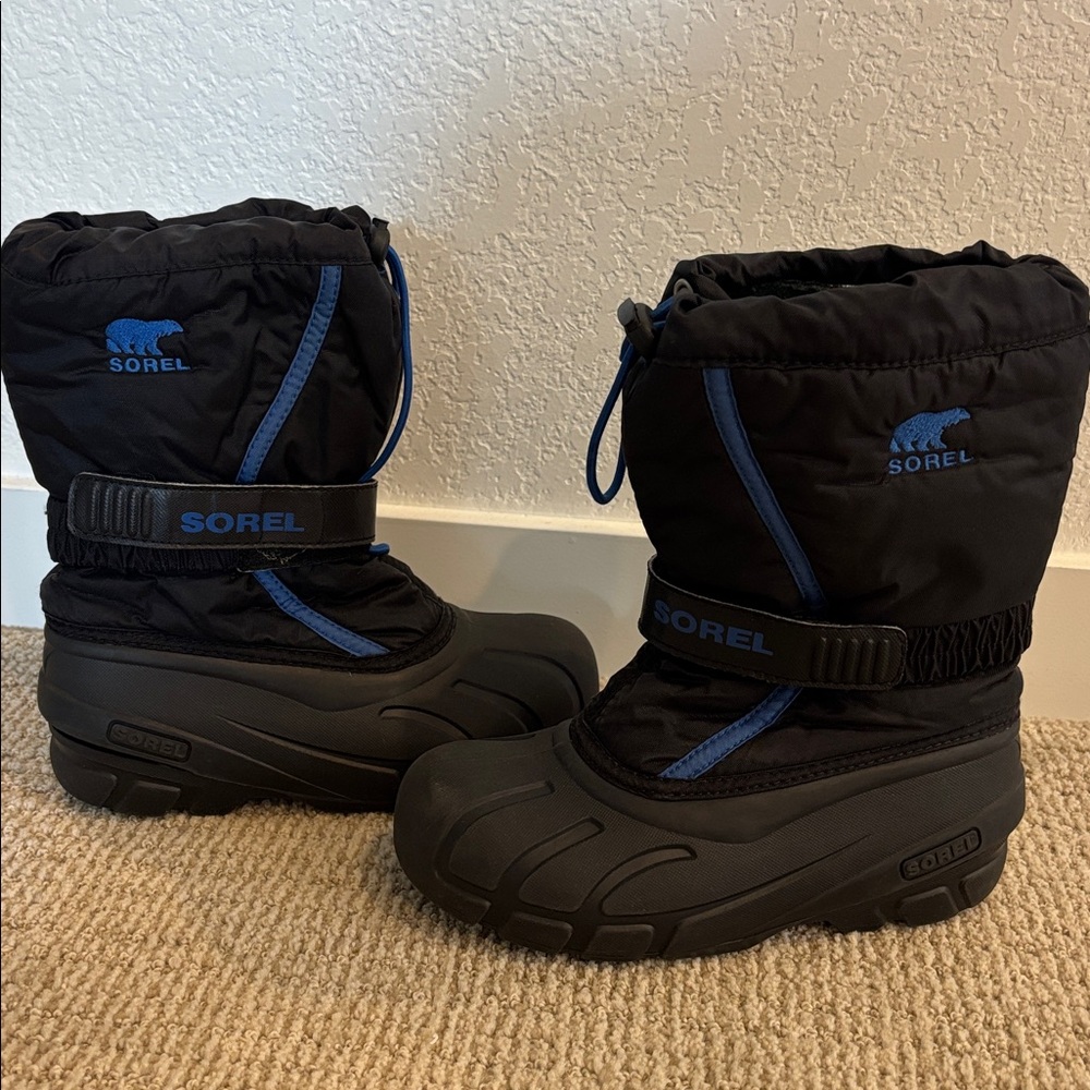 Sorel Black and Blue Snow Boots